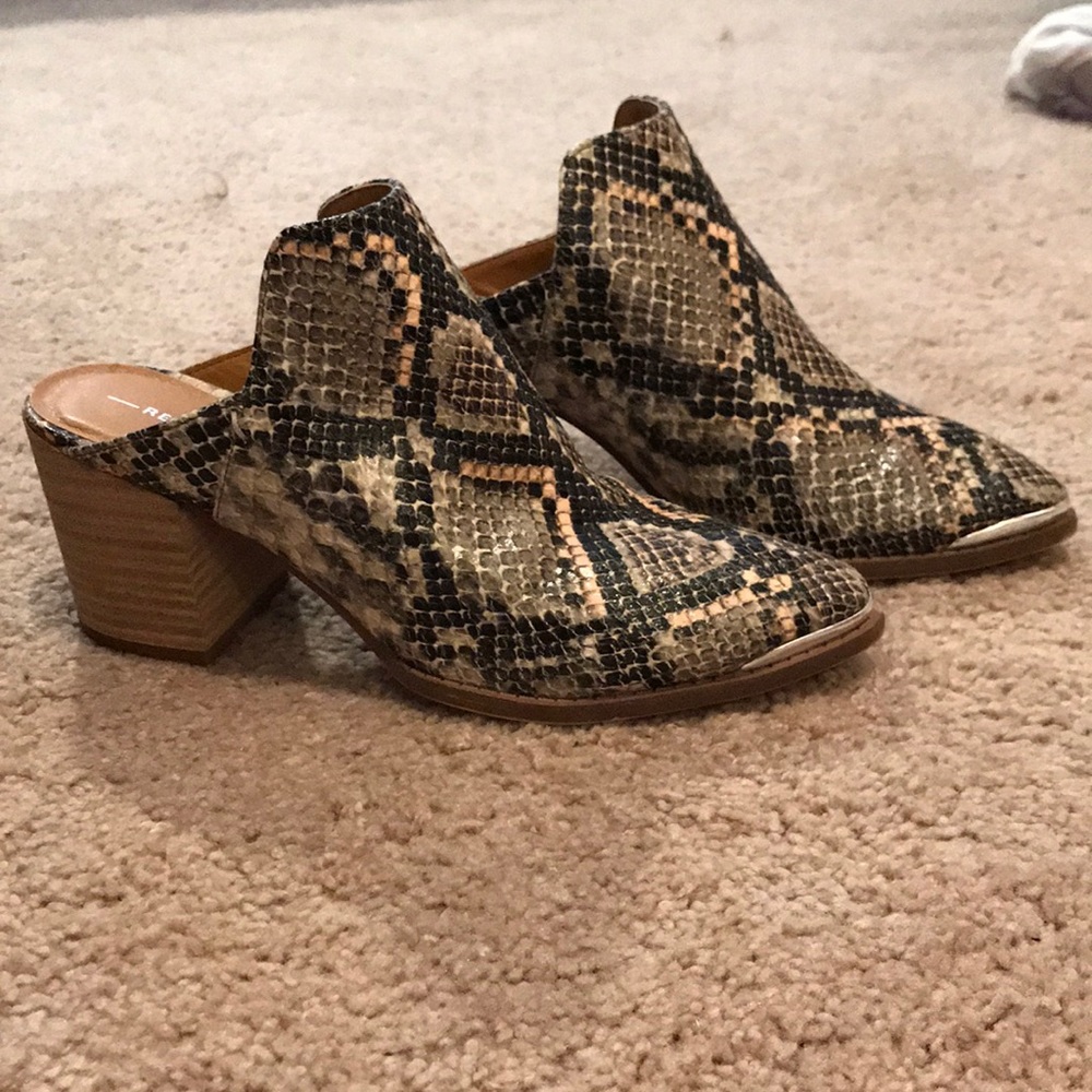 LIKE NEW Snakeskin Booties Size 8